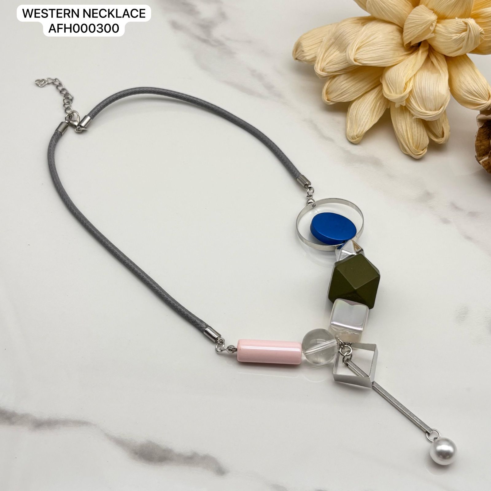 H2 Westren Necklace 300